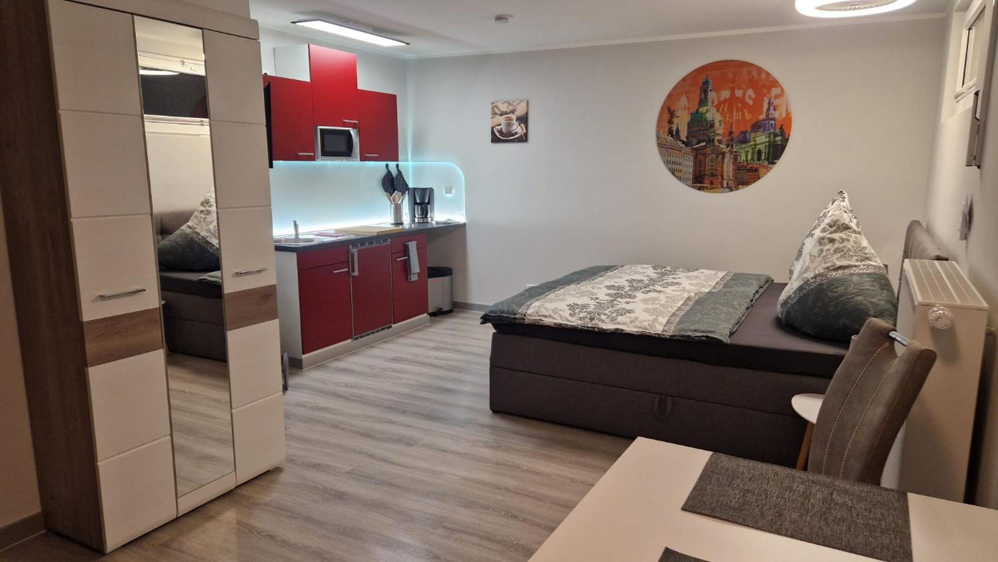 Ferienwohnung Oder Studio Dresden-Neustadt Inkl Parkplatz Mit Balkon Oder Terrasse Pokój zdjęcie