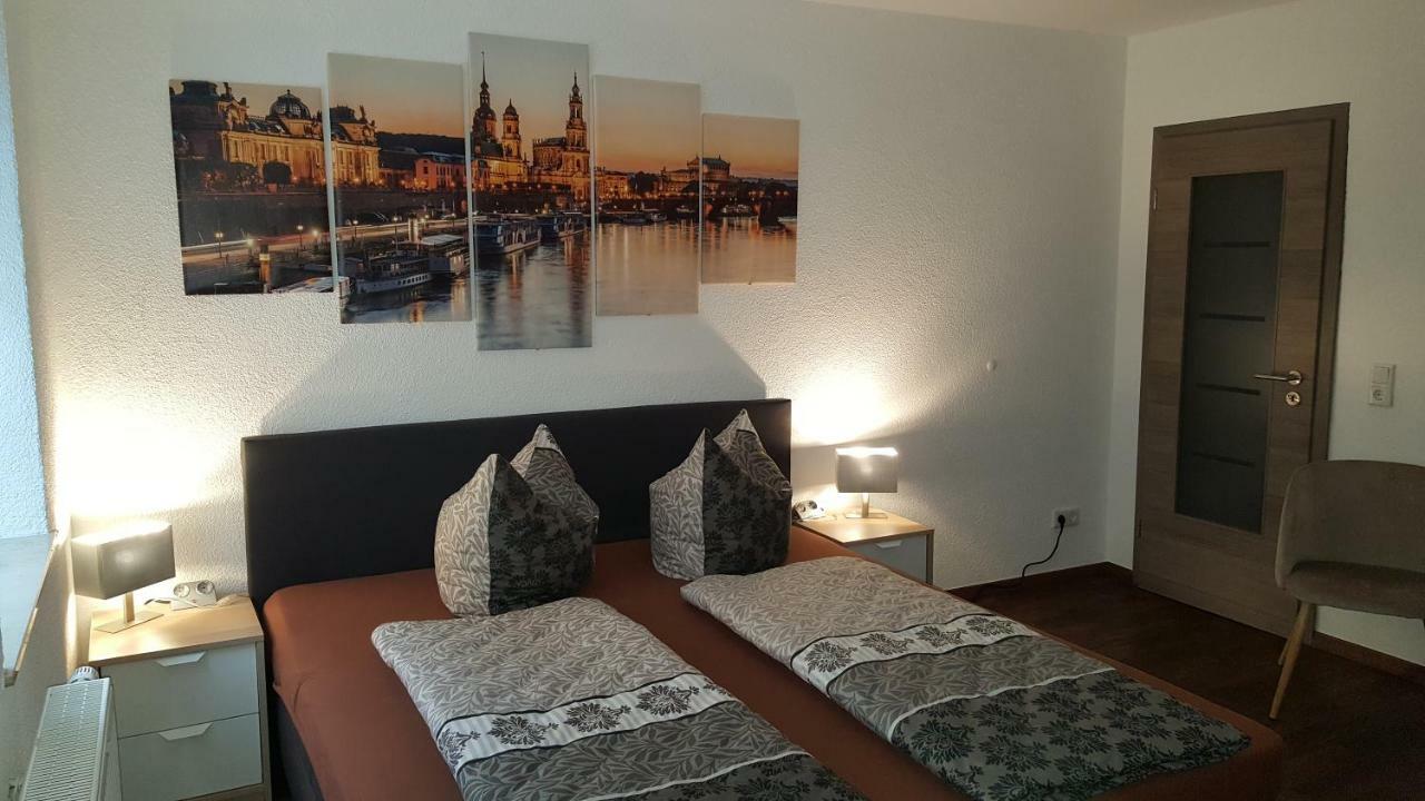 Ferienwohnung Oder Studio Dresden-Neustadt Inkl Parkplatz Mit Balkon Oder Terrasse Zewnętrze zdjęcie